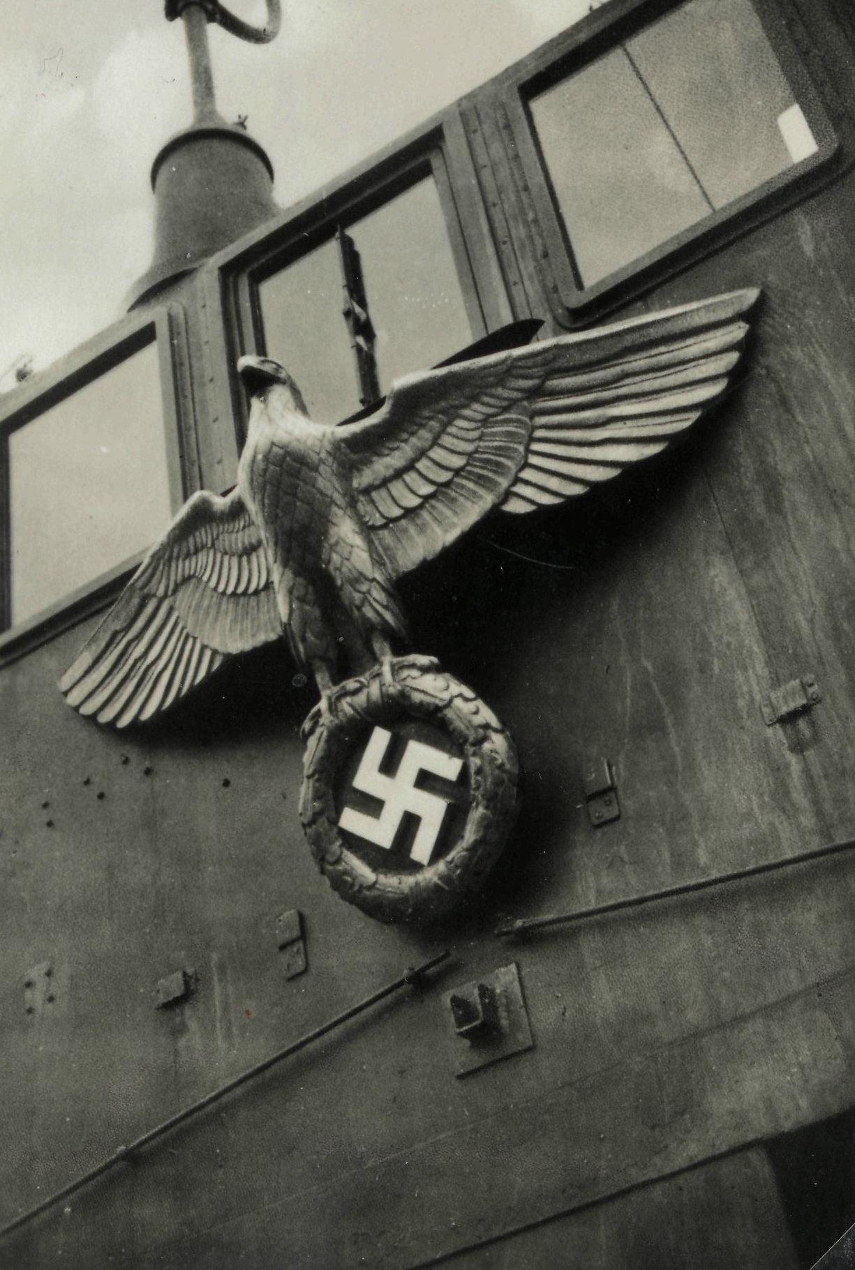 Рейх скопировать. СС Орел 3 рейха. Штандарт нацистской Германии с орлом.